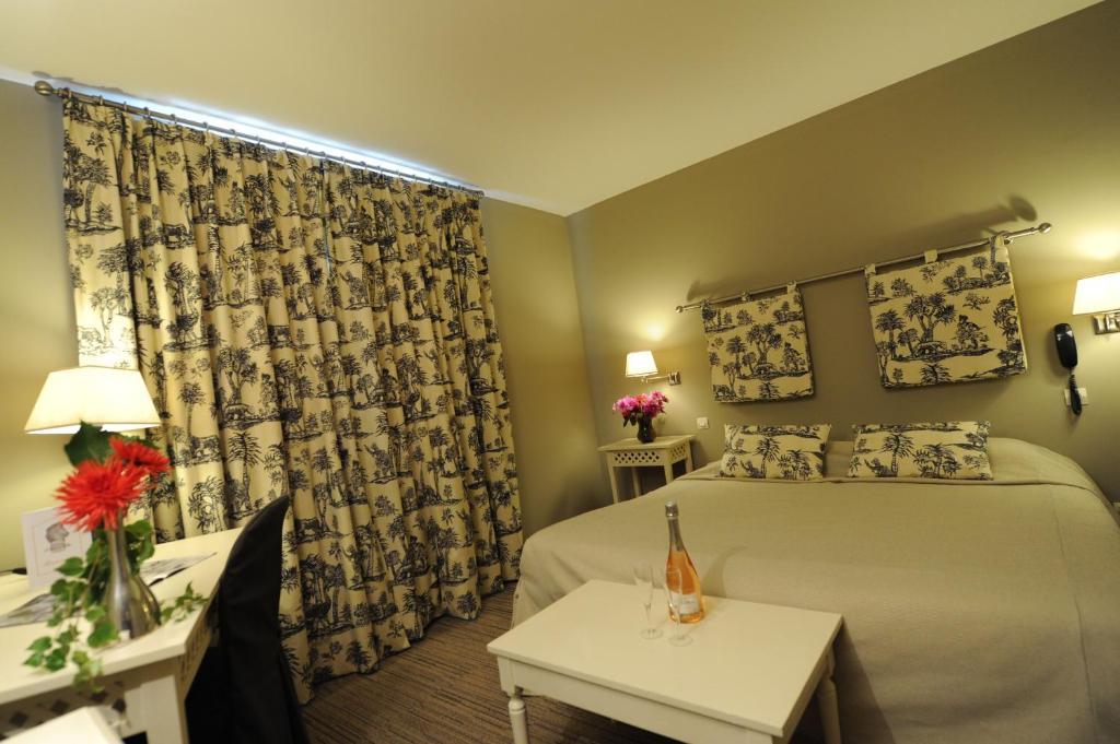 Hotel Spa Le Relais Du Bellay มองทรอย-เบเลย์ ห้อง รูปภาพ