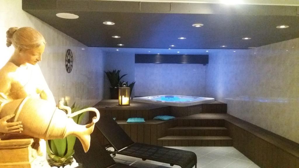 Hotel Spa Le Relais Du Bellay มองทรอย-เบเลย์ ภายนอก รูปภาพ