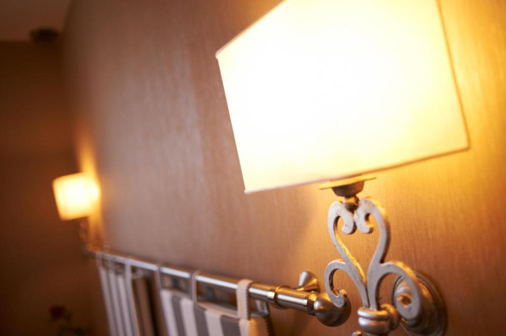Hotel Spa Le Relais Du Bellay มองทรอย-เบเลย์ ภายนอก รูปภาพ