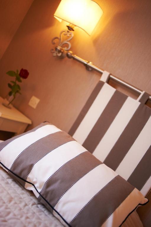 Hotel Spa Le Relais Du Bellay มองทรอย-เบเลย์ ห้อง รูปภาพ