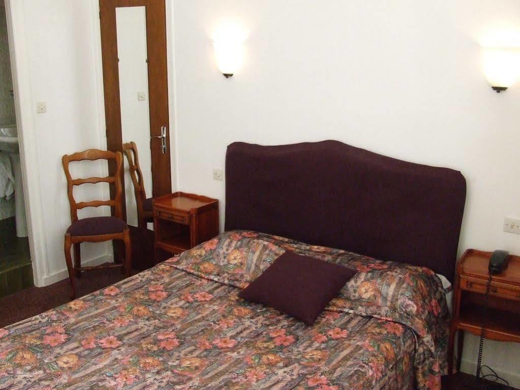 Hotel Spa Le Relais Du Bellay มองทรอย-เบเลย์ ภายนอก รูปภาพ