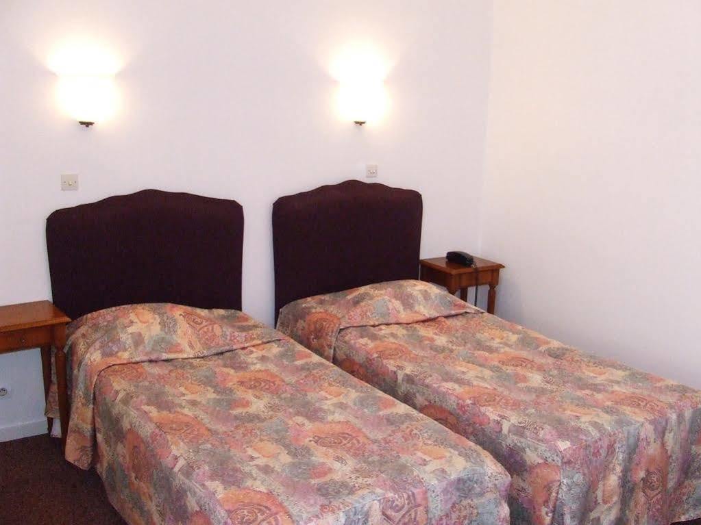 Hotel Spa Le Relais Du Bellay มองทรอย-เบเลย์ ภายนอก รูปภาพ